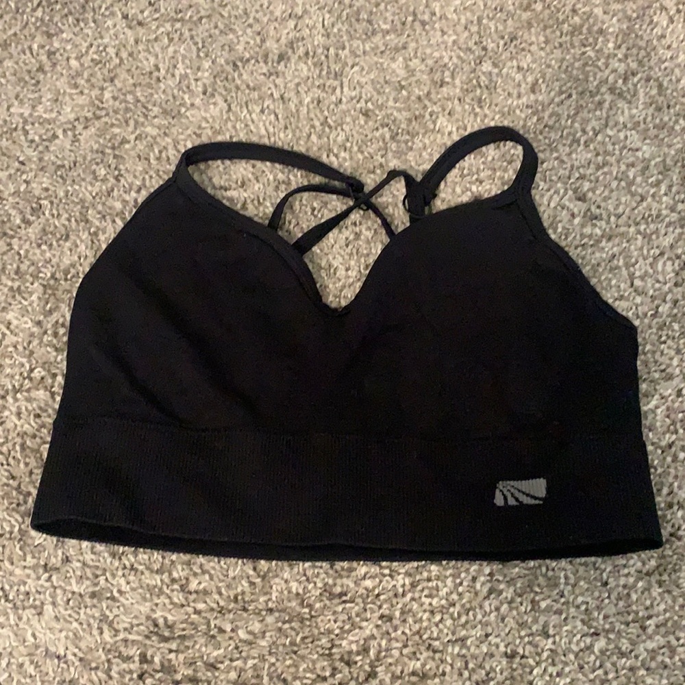 ✨Marika black sports bra